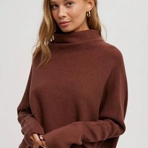 BNWT Blu Ivy Slouch Neck Dolman Pullover Sweater S/M